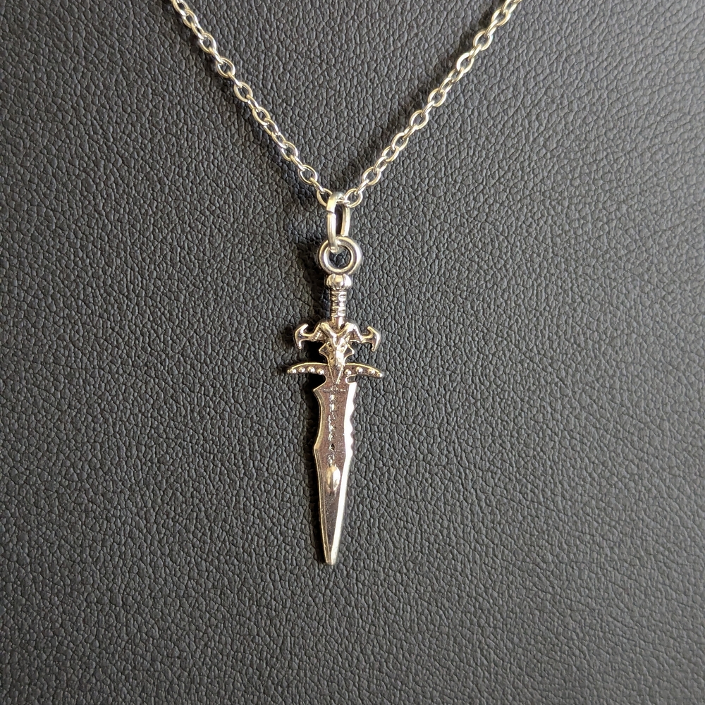 Elegant Sword Pendant Necklace